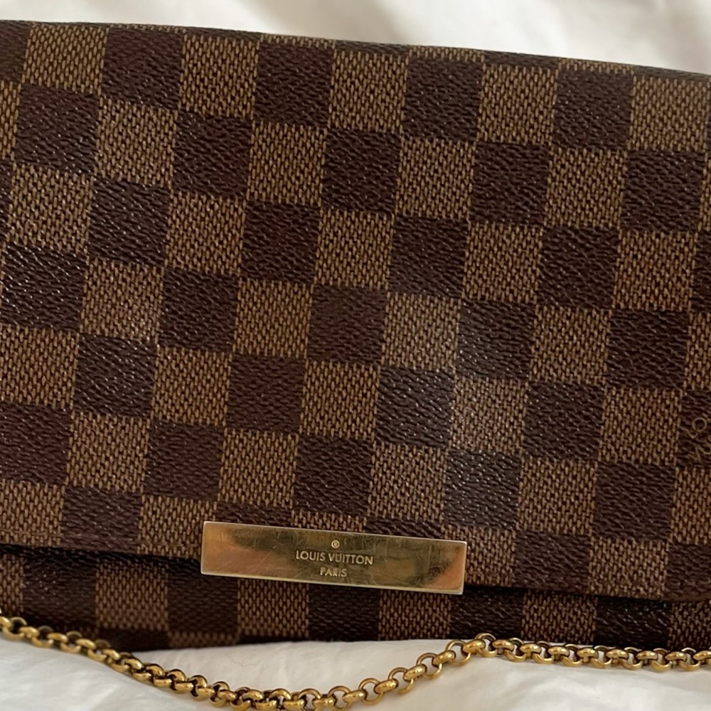 Favorite PM Damier Ebene in EXCELLENT condition😍.